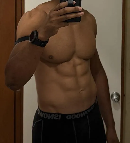 30 [M4MF] #West Palm Beach - (2/25-3/2) 6’6” 240lbs athletic male. Experienced in the LS. Looking for couples. Video in profile.