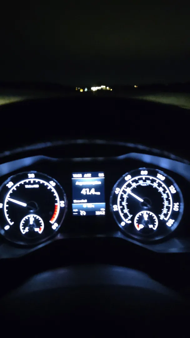 30 Wheatley Hill. Looking for twinks 18-26. Hungover and horny. Can host. Ask for snap.