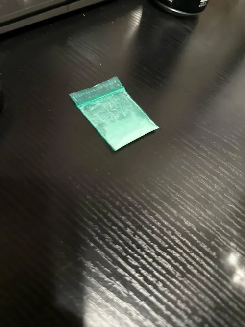 30m4f skiing solo let’s chat ladies