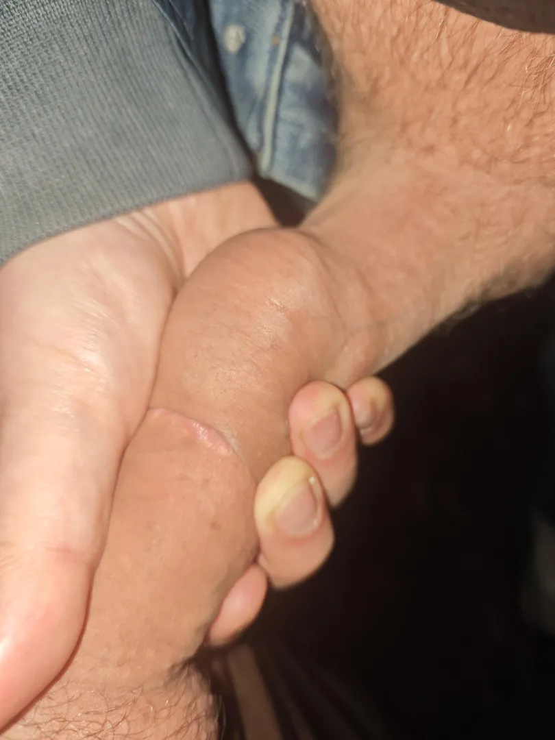 30yr dutch guy offered to share his long foreskin with me 