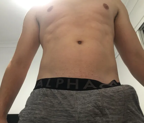31 M4F, 8 inches, in town this week. Can host, hmu if you are keen.