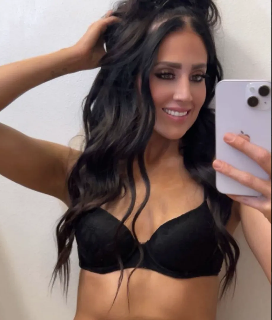 31 year old extremely horny... Would you fuck me without a condom?