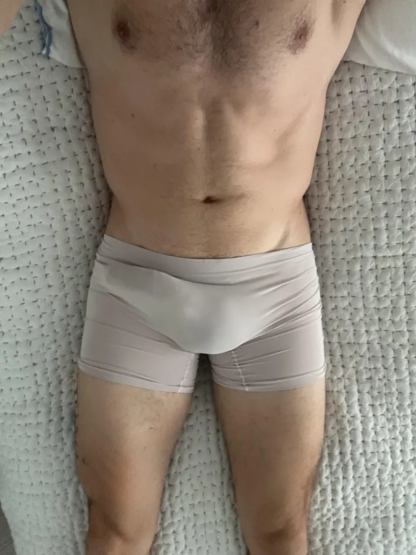 33 [M4F] Looking for fun with sexy woman. 6’5 200lbs here