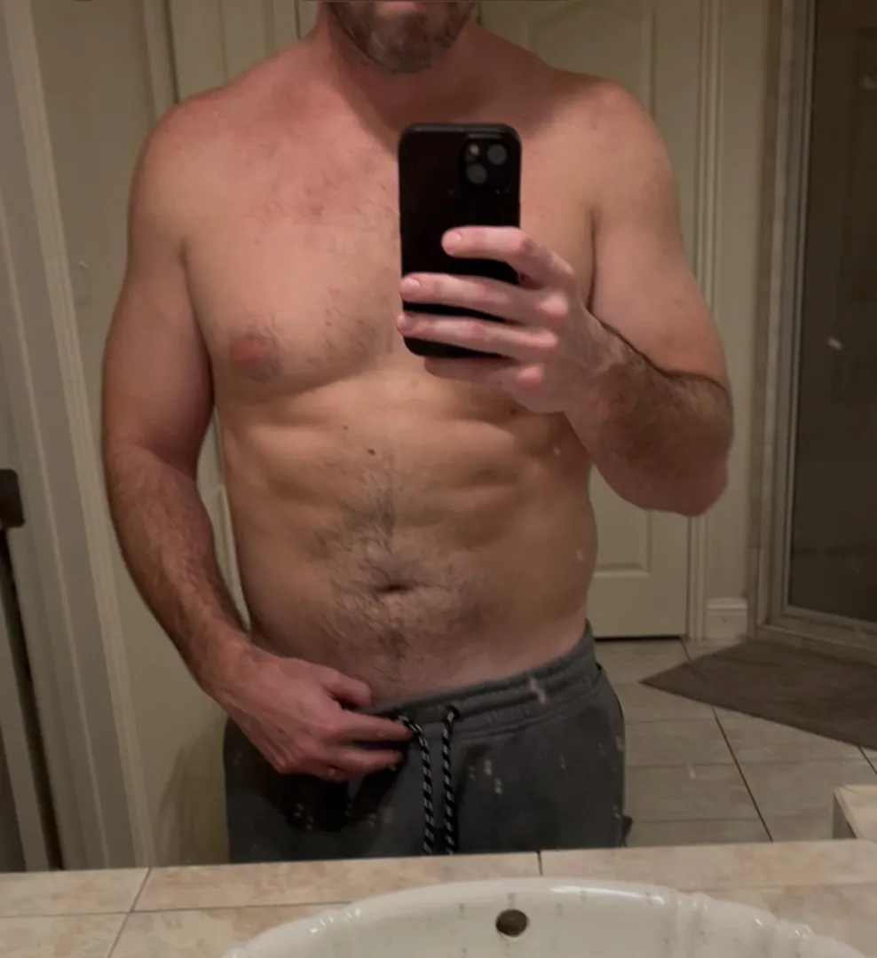 33 [m4f] married looking for fwb