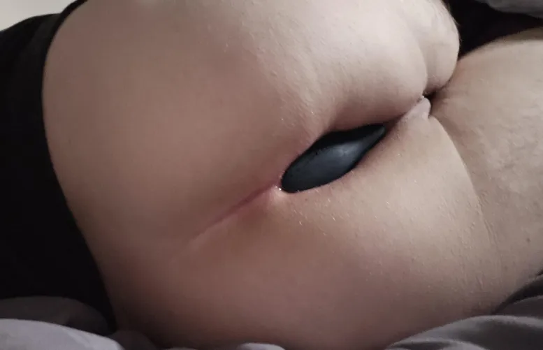 [33] Need to find an older guy to make me their play toy