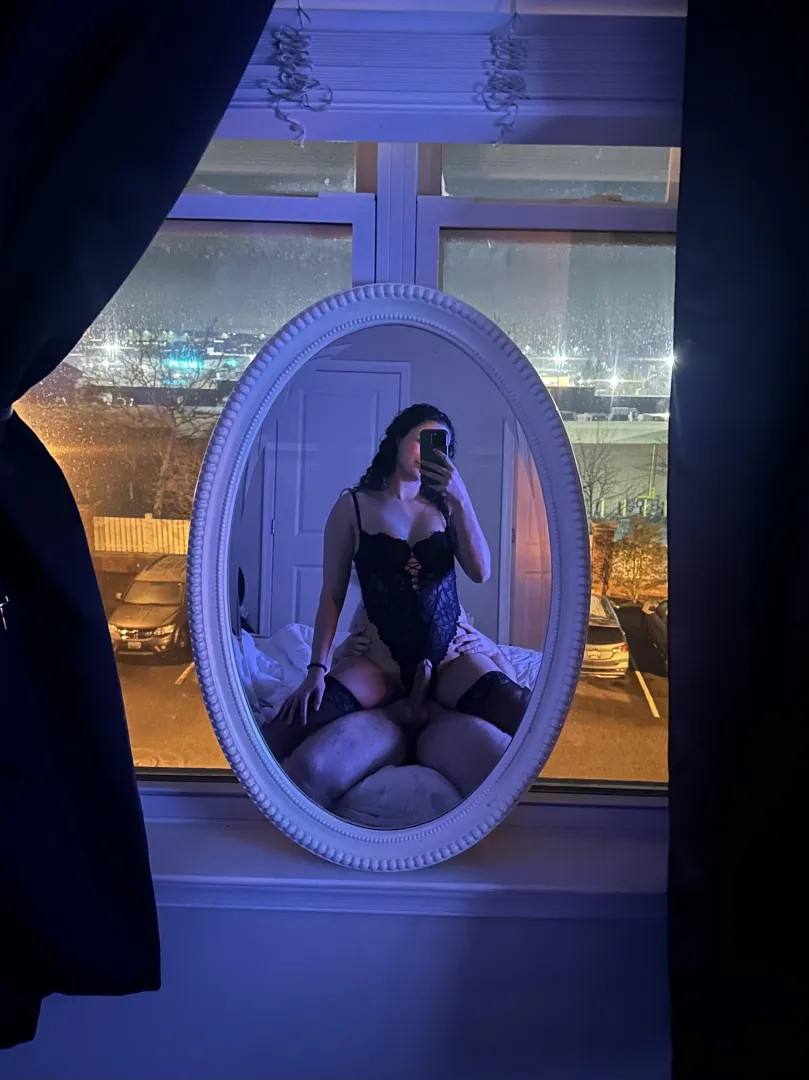 33/28 [MF4F] [MF4M] [MF4MF] FWB looking to explore