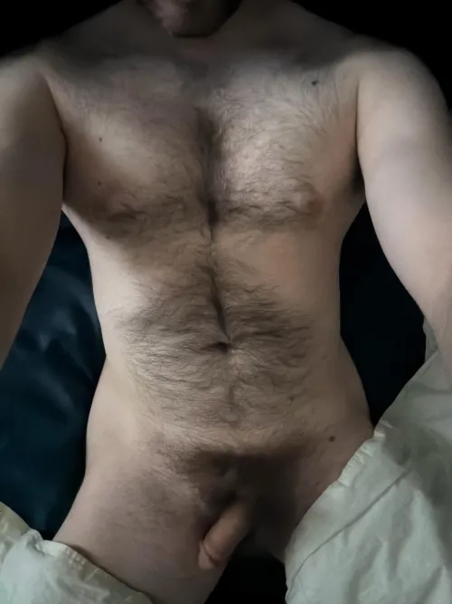 34 lonely in bed hmu. I’m vers bottom.