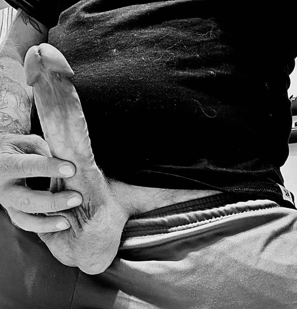 34 [M4F] #Cleveland - Artsy Punk Sensual Dom Seeking Subby Swallowing Slut