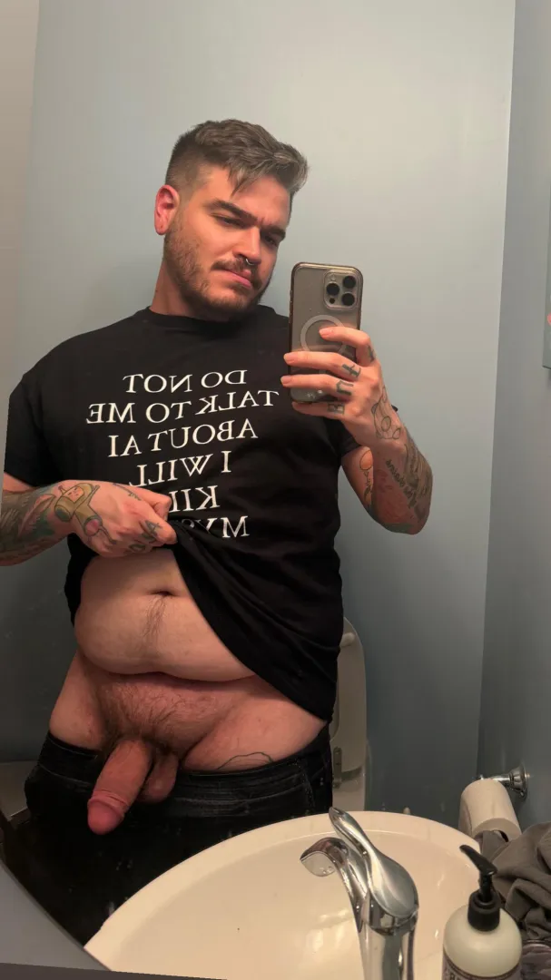 34m need a good fagboy to work my thick alpha dick