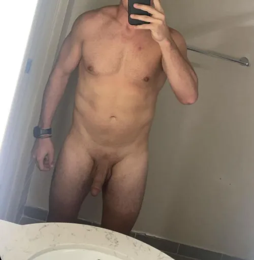 34M4F 6ft tall in shape guy n I have a hotel in Jersey city looking for some fun