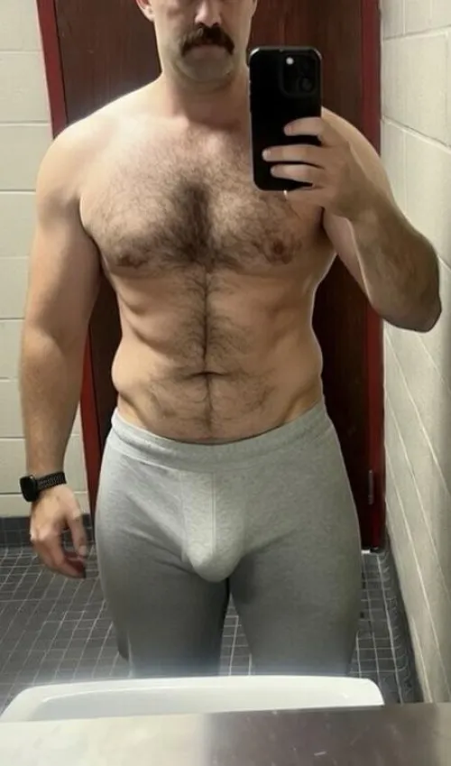 (35) straight think I’d distract you in the gym?