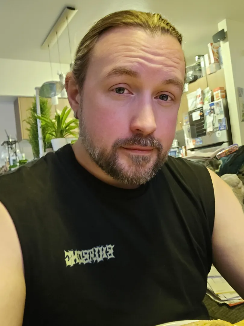 36 [M4M] Looking for a Straight Friend