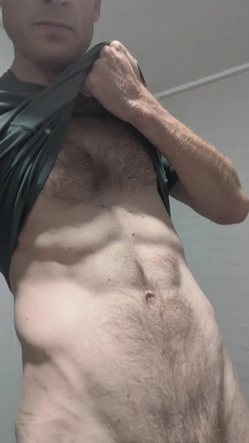 36 [M4MF] - looking for older couple