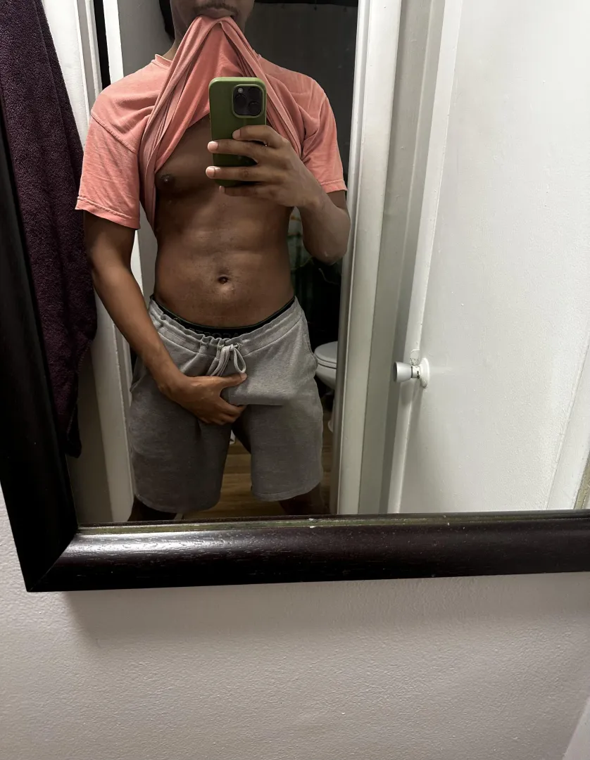 [37] [M4F M4MF] Miami: Adventurous BBC looking for fun.