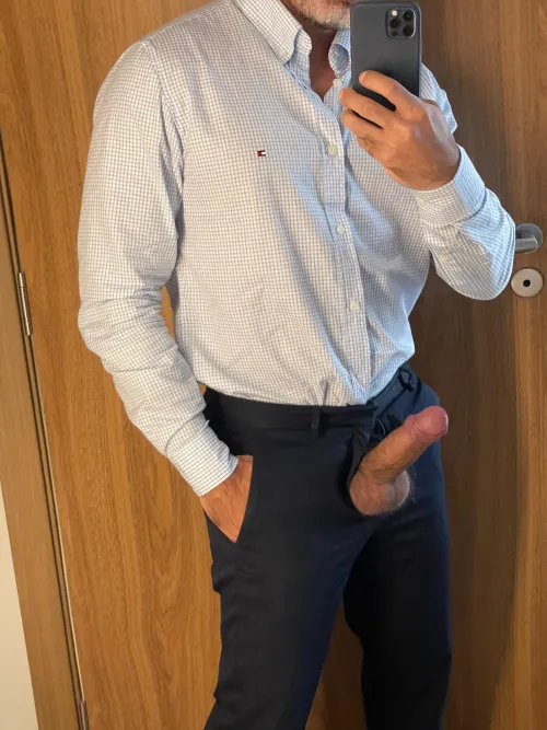 [40] Daddy is horny at work…again.