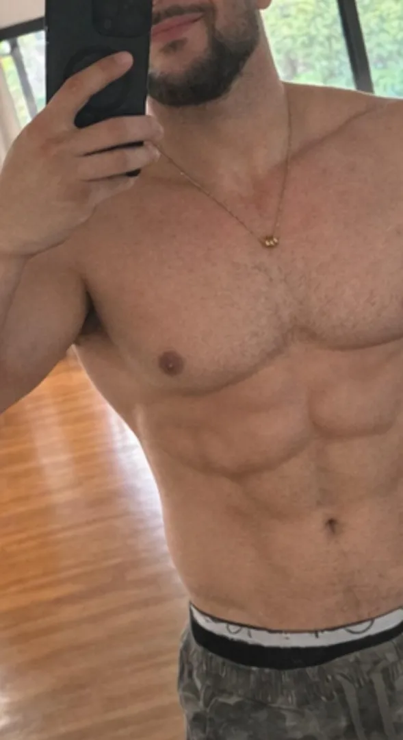 40 M4F Fit Dominican bull looking for some fun