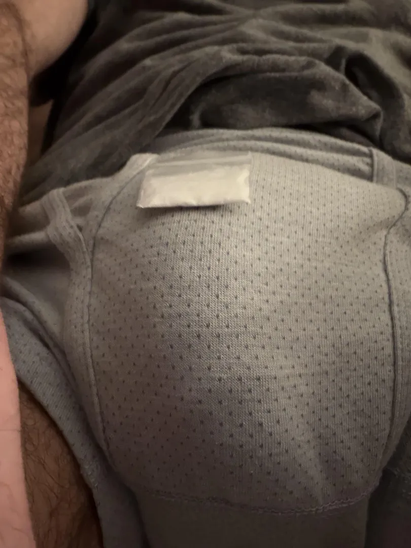 40m straight and wanna show my hard coked out package to any ladies that wanna take a look