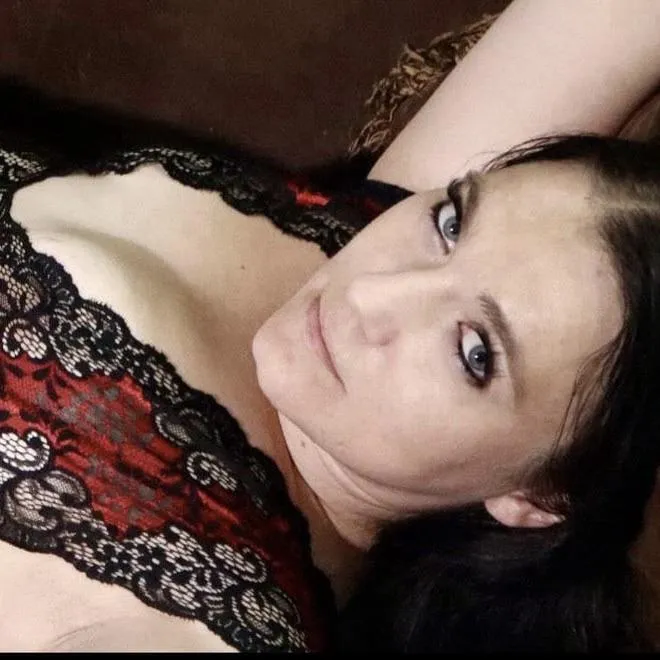 40M STRIPPED Mobile Intimate Photography, booking solo ladies and couples shoots for the week of March 23-27. Let’s get to work!