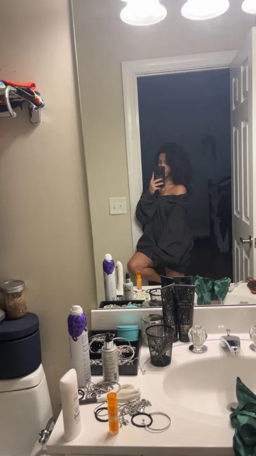 4’11 but i look better on my knees