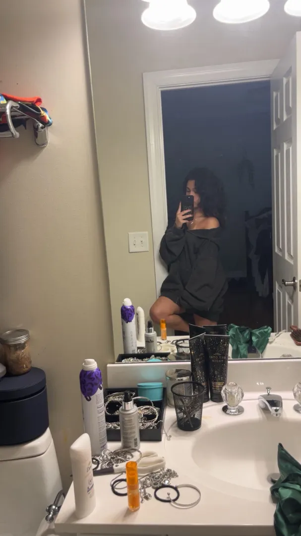 4’11 but i look better on my knees