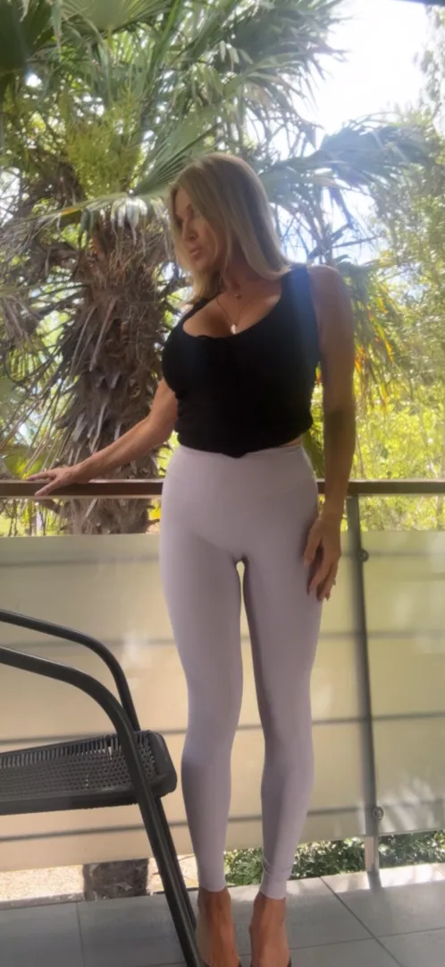 41F looking for a man who knows how to keep things exciting. Shoot me a message if you’re interested