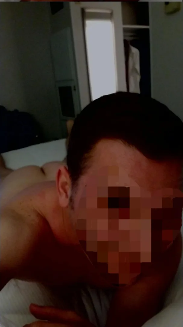 42 yo bi dad needs younger son for breeding