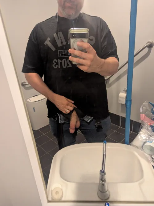 (43) Was debating whether to post pics today after I spilled an entire coffee on my pants. What the hell, might as well