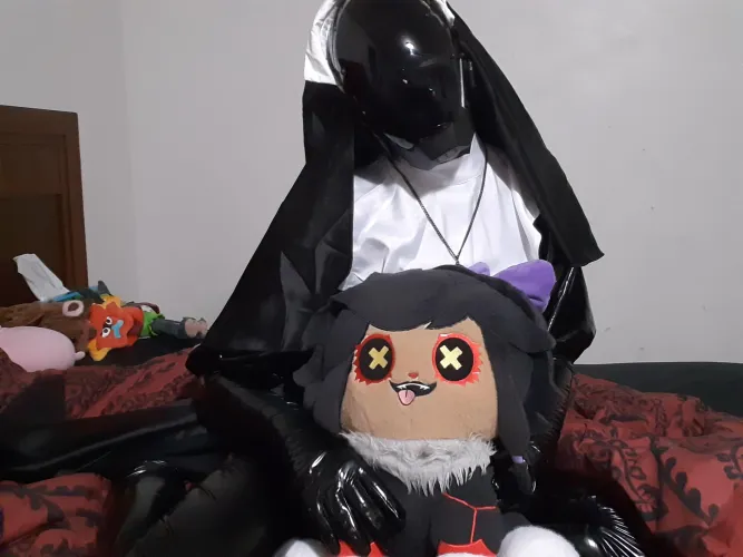 4469 :: Join the Drone side, we have shiny outfits and plushies~