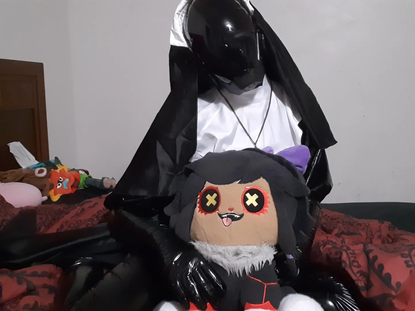 4469 :: Join the Drone side, we have shiny outfits and plushies~