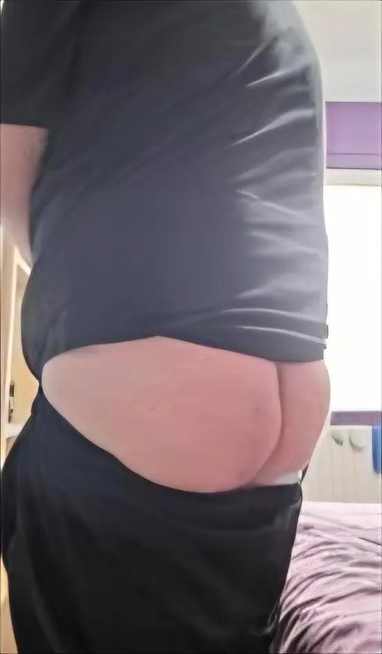 47 m bottom. Looking to meet outdoors in the trees and to have my ass destroyed. Middlesbrough area. DM me if interested