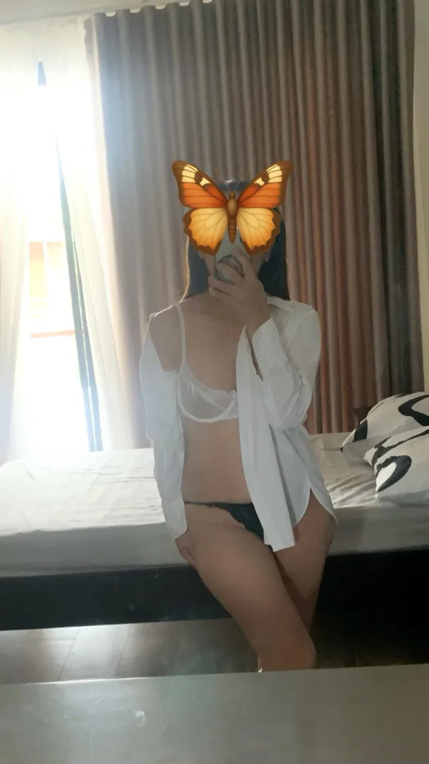 48 [F] Which should I take off? Black or white?