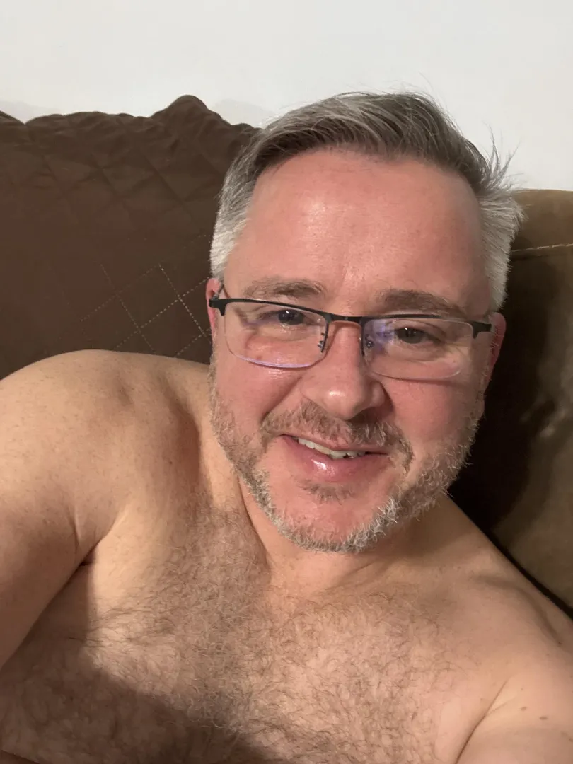 48 MWM looking for Stag/Vixen or cuckold couple (Fayette County)