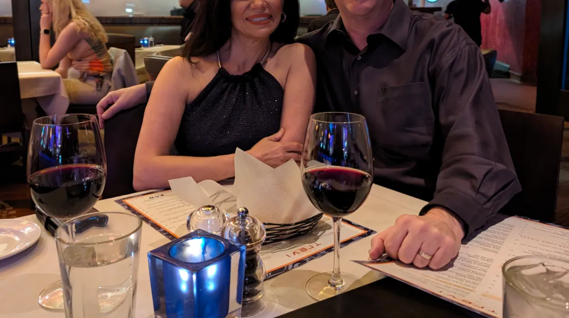 [48/47][MF4MF][Las Vegas] - Visiting professional couples?