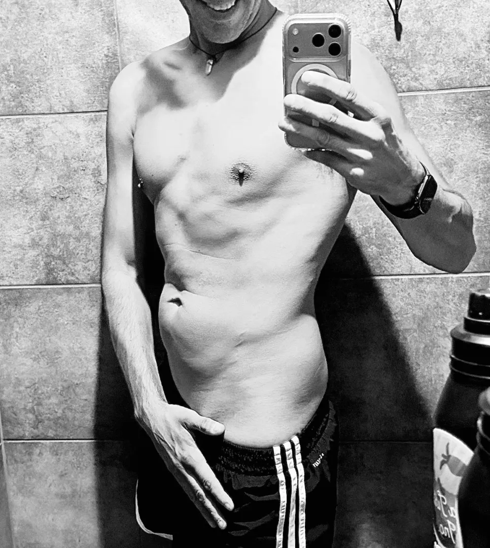 48YO - 6’ 1” tall and fit runnerOnly Single females or Solo Married. DM is open 