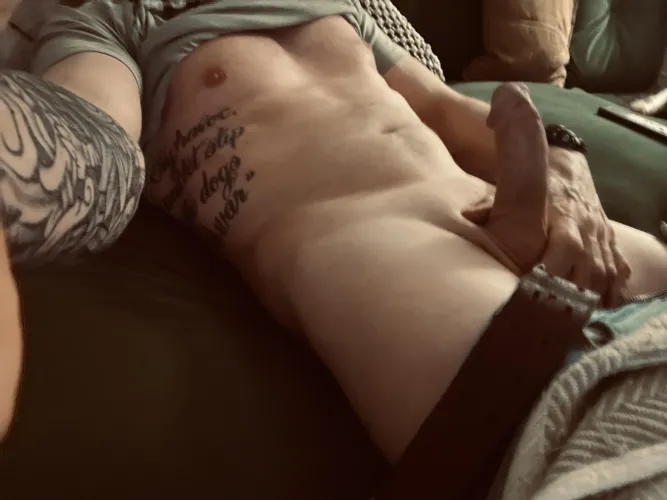 (49) sofa so good… (can’t help making dad jokes‍♂️)