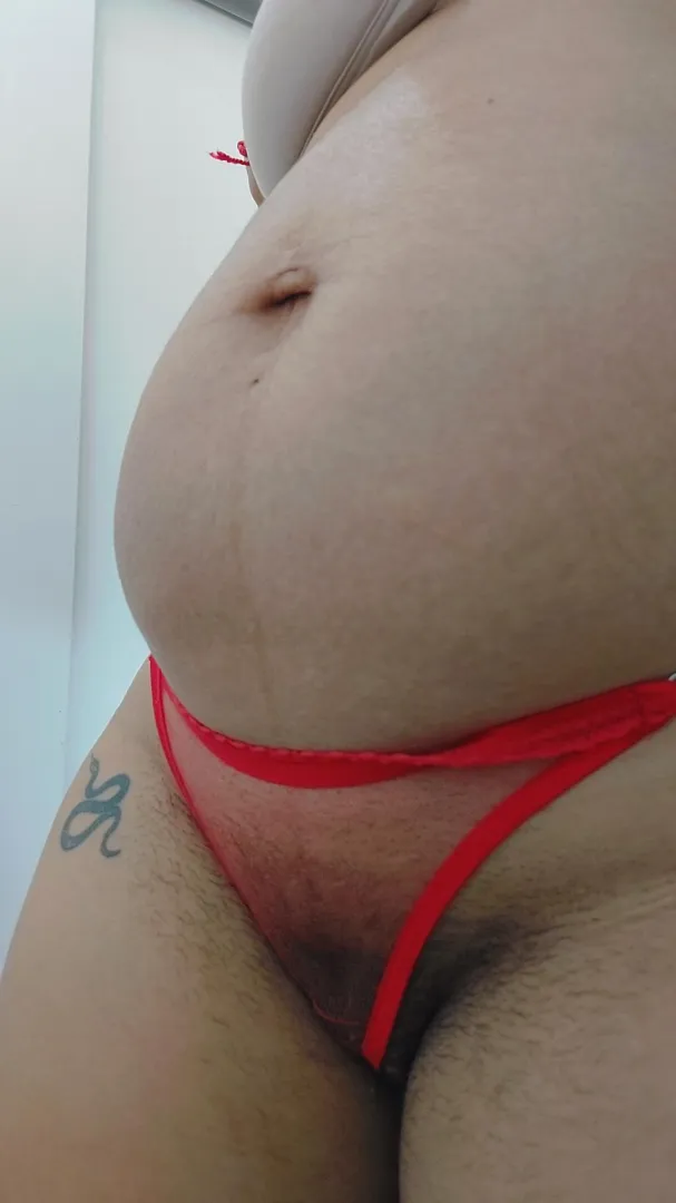 5 months pregnant and my belly button is already popping out