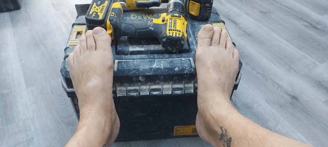 51 y/o tradesmans feet for you