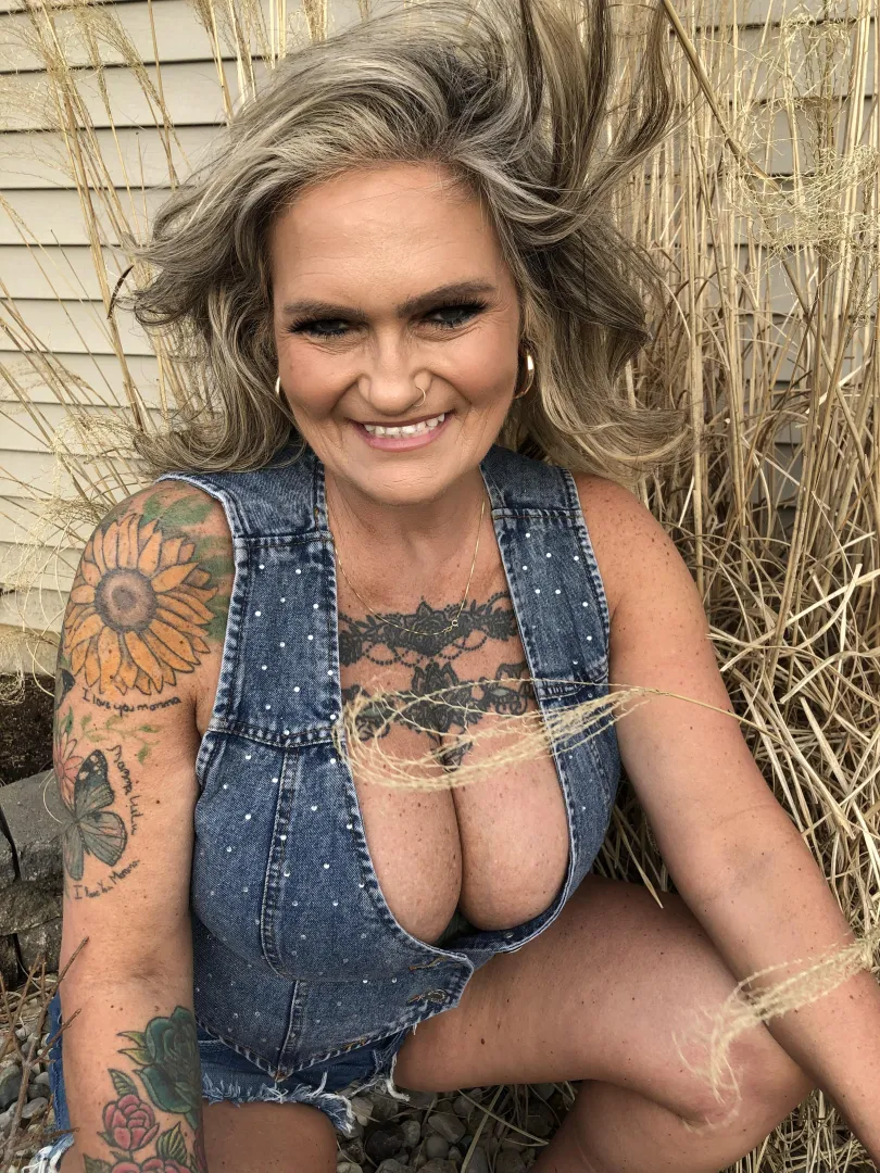 52 yr old Grandma who loves sex