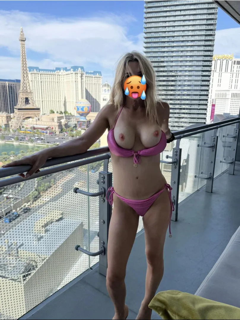 52f exposing in Vegas