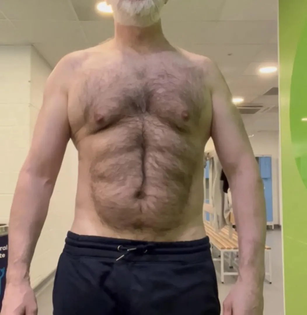 53 [M4M] (Glasgow) Salt n pepper beard, hairy dad bod, Scottish guys only plz, Looking for guys 20 to 35, SC AL48UK