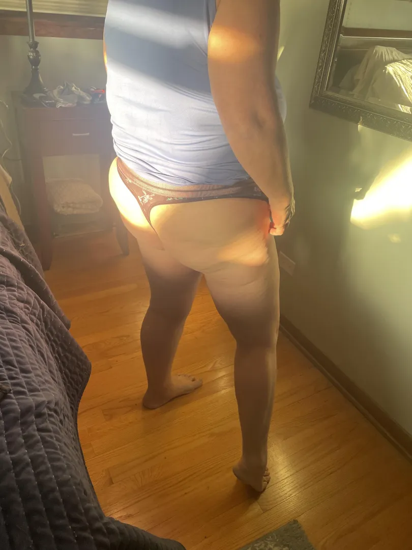 54 MF married couple from Chicago will be in Nola. No experience