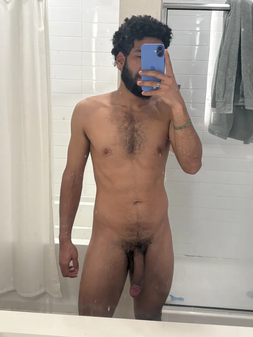 9.5 inch bbc bull, in ATX. Looking for couples and good girls...