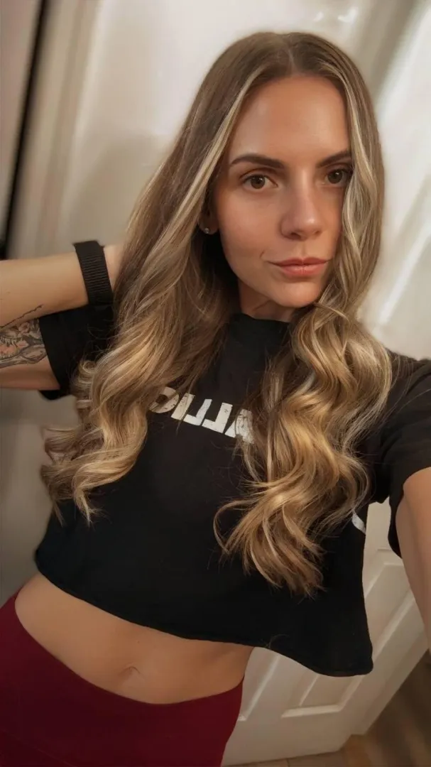 A glance that lingers longer 