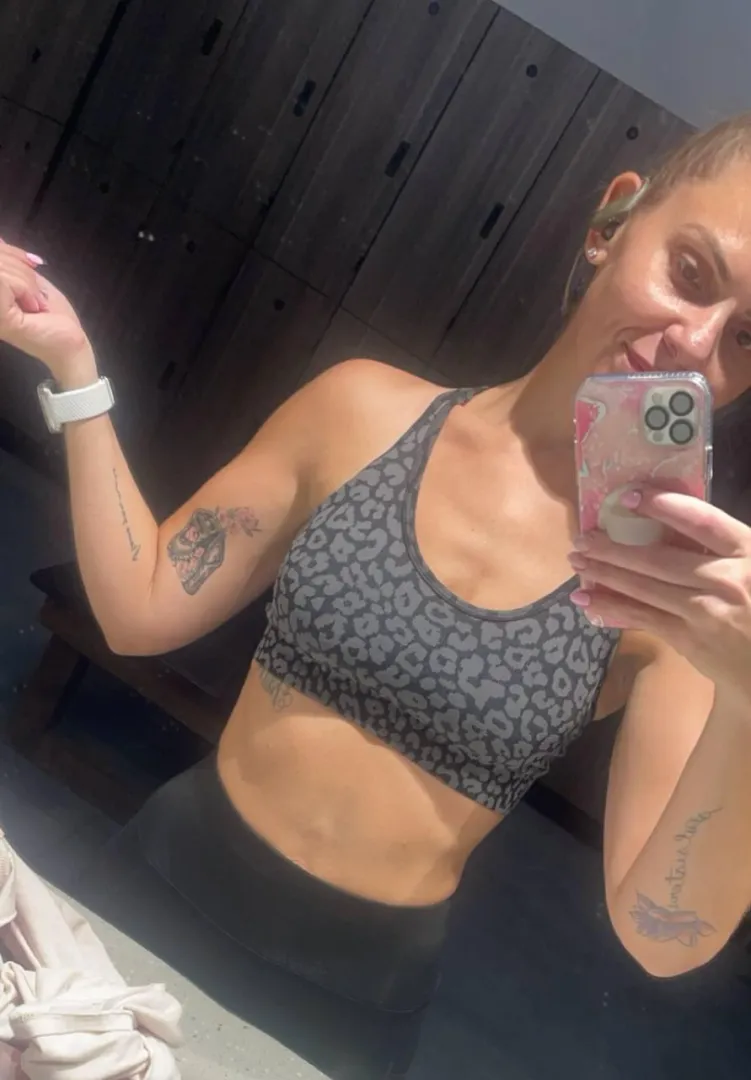 A glance that lingers ✨