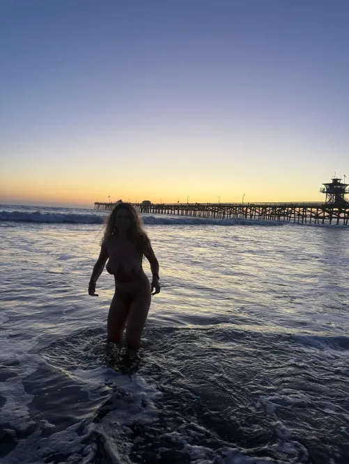 A group of gentlemen could see me while they ate dinner :-D