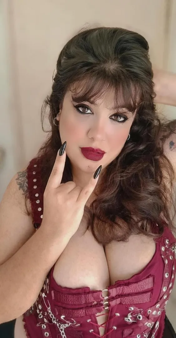 A man who truly values a woman is willing to do anything; Obeying like a good cuckold might make all the difference, and you might even get to lick the semen off the floor!