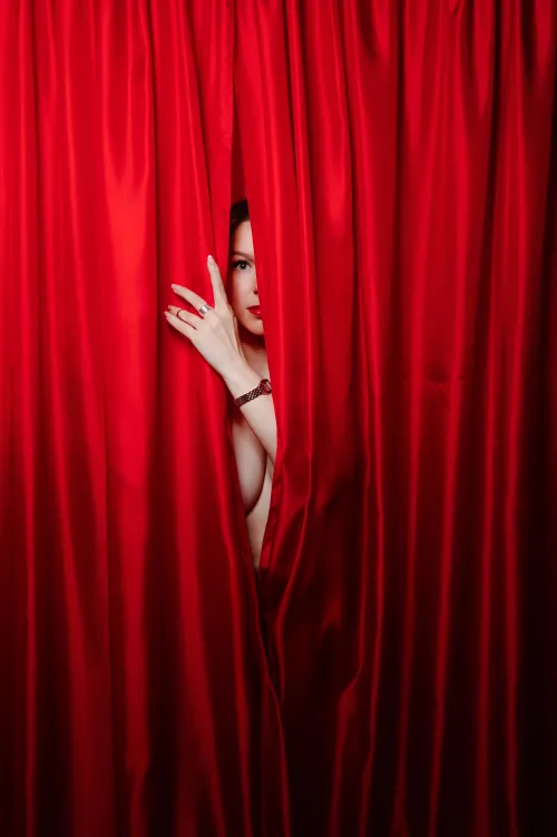 A moment before the show