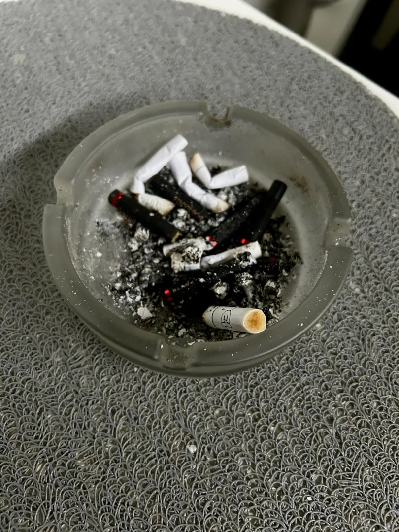 A morning pic of my ashtray