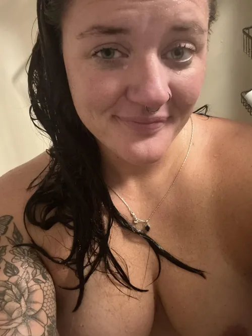 A nice shower to bad I’m all alone  wouldn’t mind getting a little dirty 