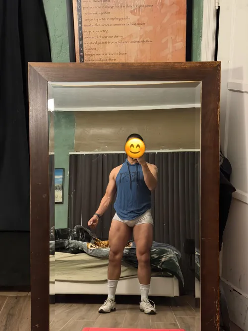 A peak at my bulge during my workout